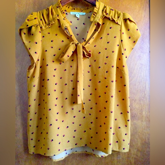 Blouse for women size Medium - Picture 1 of 5